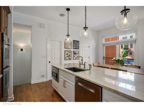 Tiny photo for 344 W HURON Street, Chicago, IL 60654 (MLS # 12679480)