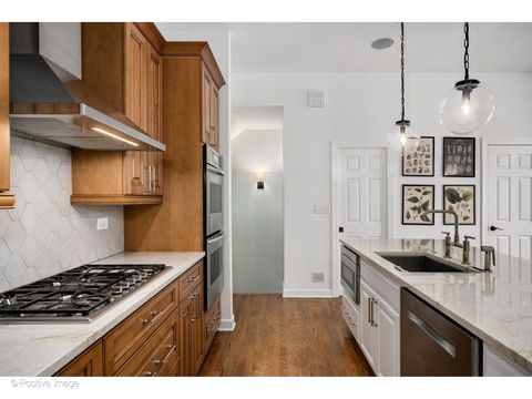 Tiny photo for 344 W HURON Street, Chicago, IL 60654 (MLS # 12679480)