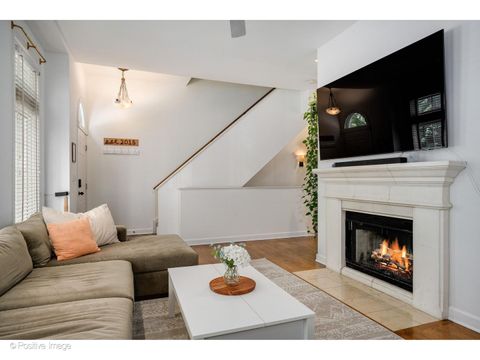 Tiny photo for 344 W HURON Street, Chicago, IL 60654 (MLS # 12679480)