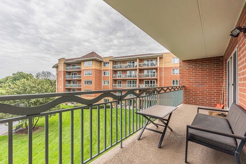 Tiny photo for 720 Creekside Drive #303, Mount Prospect, IL 60056 (MLS # 12778630)