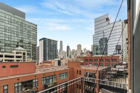 Tiny photo for 333 W Hubbard Street #605, Chicago, IL 60654 (MLS # 12765048)