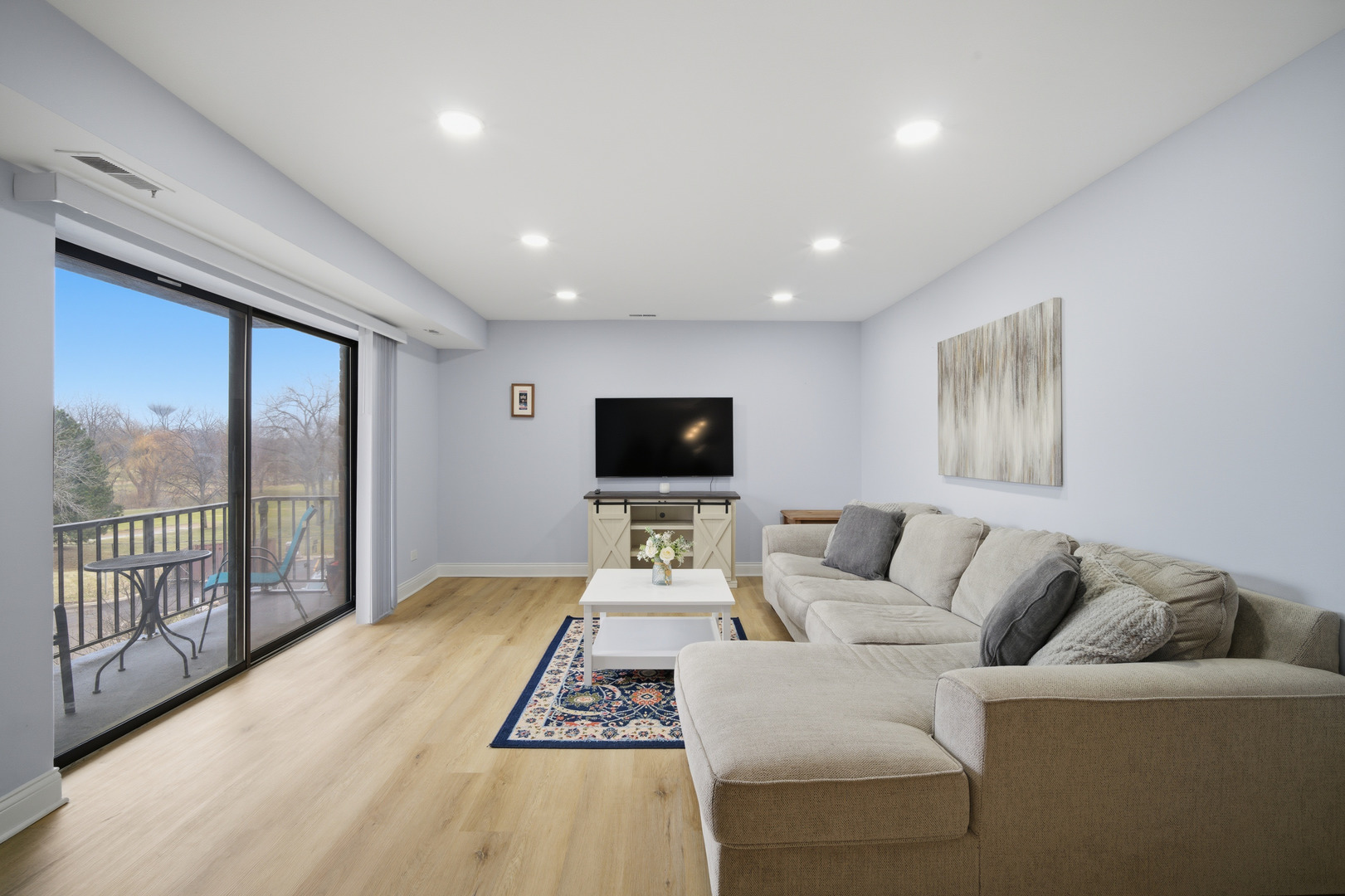 263 S Clubhouse Drive S 304