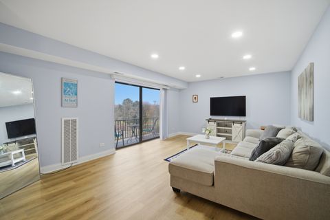 Tiny photo for 263 S Clubhouse Drive S #304, Palatine, IL 60074 (MLS # 12546964)