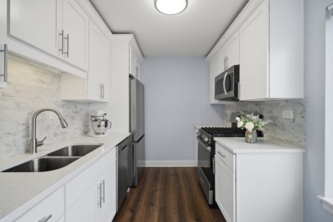 Tiny photo for 263 S Clubhouse Drive S #304, Palatine, IL 60074 (MLS # 12546964)