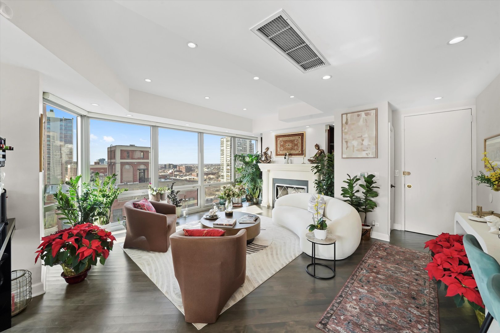 21 W Goethe Street 18GH