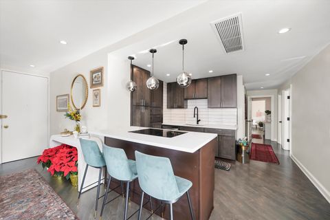 Tiny photo for 21 W Goethe Street #18GH, Chicago, IL 60610 (MLS # 12599330)