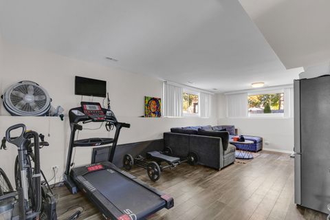 Tiny photo for 437 Eagle View Drive, Carol Stream, IL 60188 (MLS # 12508940)