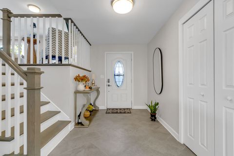 Tiny photo for 437 Eagle View Drive, Carol Stream, IL 60188 (MLS # 12508940)