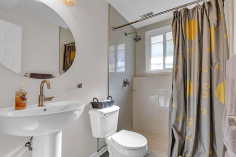 Tiny photo for 437 Eagle View Drive, Carol Stream, IL 60188 (MLS # 12508940)