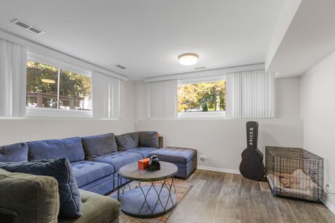 Tiny photo for 437 Eagle View Drive, Carol Stream, IL 60188 (MLS # 12508940)