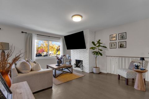 Tiny photo for 437 Eagle View Drive, Carol Stream, IL 60188 (MLS # 12508940)