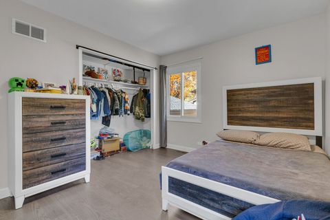 Tiny photo for 437 Eagle View Drive, Carol Stream, IL 60188 (MLS # 12508940)