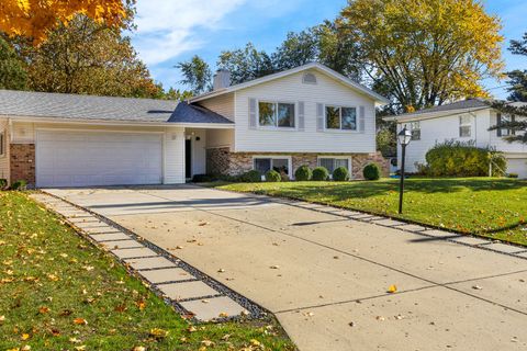 Tiny photo for 437 Eagle View Drive, Carol Stream, IL 60188 (MLS # 12508940)
