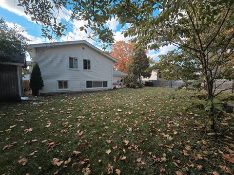 Tiny photo for 437 Eagle View Drive, Carol Stream, IL 60188 (MLS # 12508940)