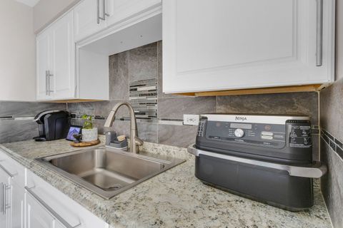 Tiny photo for 437 Eagle View Drive, Carol Stream, IL 60188 (MLS # 12508940)