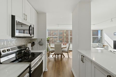 Tiny photo for 3900 N Lake Shore Drive #9D, Chicago, IL 60613 (MLS # 12587932)