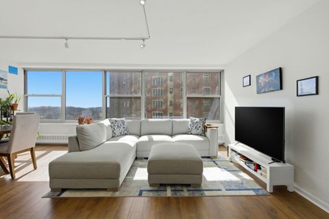 Tiny photo for 3900 N Lake Shore Drive #9D, Chicago, IL 60613 (MLS # 12587932)