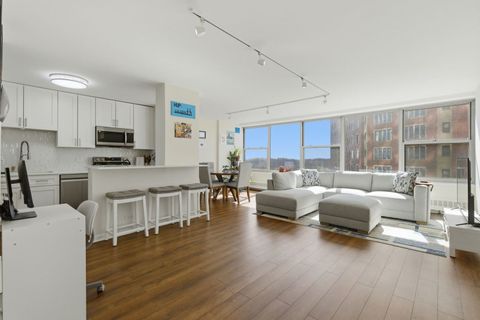 Tiny photo for 3900 N Lake Shore Drive #9D, Chicago, IL 60613 (MLS # 12587932)
