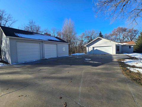 Tiny photo for 12719 GardenPlain Road, Morrison, IL 61270 (MLS # 100000050)