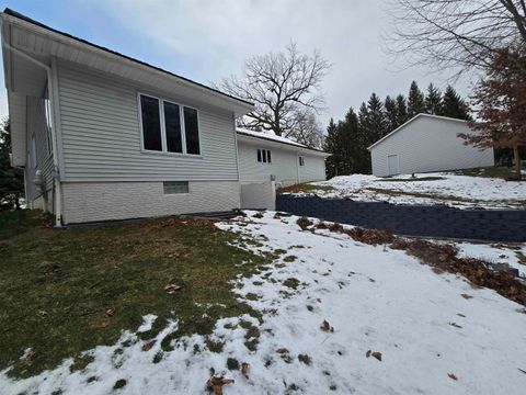 Tiny photo for 12719 GardenPlain Road, Morrison, IL 61270 (MLS # 100000050)