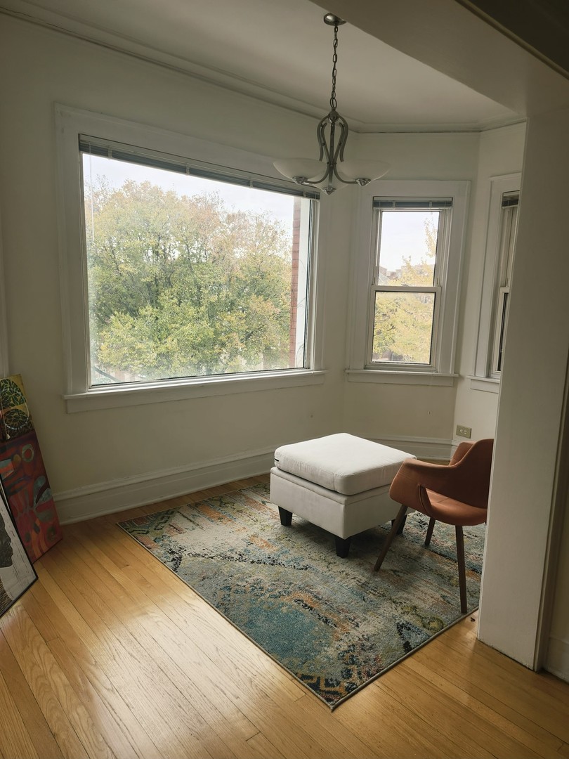 6724 S Paxton Avenue 3