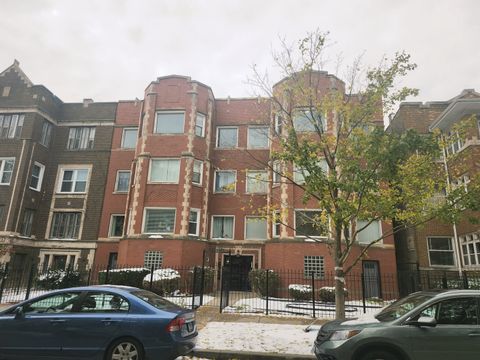 Photo of 6724 S Paxton Avenue #3, Chicago, IL 60649 (MLS # 12517685)