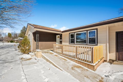 Tiny photo for 1118 HOLMES Place, DeKalb, IL 60115 (MLS # 12554724)