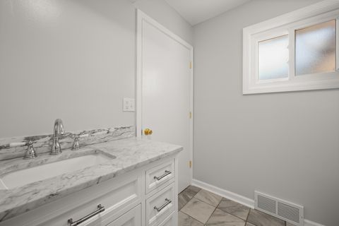 Tiny photo for 1118 HOLMES Place, DeKalb, IL 60115 (MLS # 12554724)