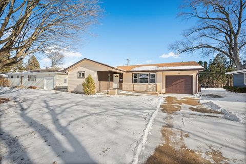 Photo of 1118 HOLMES Place, DeKalb, IL 60115 (MLS # 12554724)