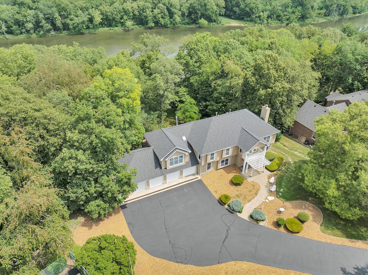 2471 Girard Turn