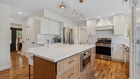 Tiny photo for 1810 Hawk Lane, Elk Grove Village, IL 60007 (MLS # 12474044)