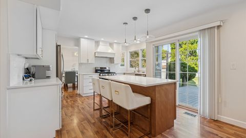 Tiny photo for 1810 Hawk Lane, Elk Grove Village, IL 60007 (MLS # 12474044)