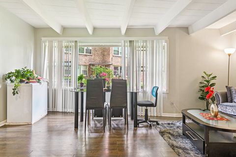 Tiny photo for 2142 W Rosemont Avenue #1A, Chicago, IL 60659 (MLS # 12523471)