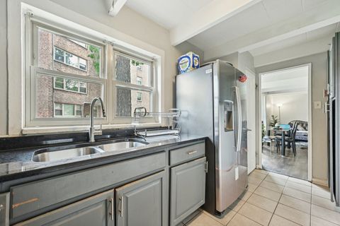 Tiny photo for 2142 W Rosemont Avenue #1A, Chicago, IL 60659 (MLS # 12523471)