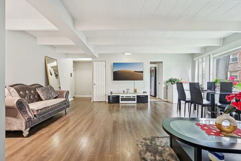 Tiny photo for 2142 W Rosemont Avenue #1A, Chicago, IL 60659 (MLS # 12523471)