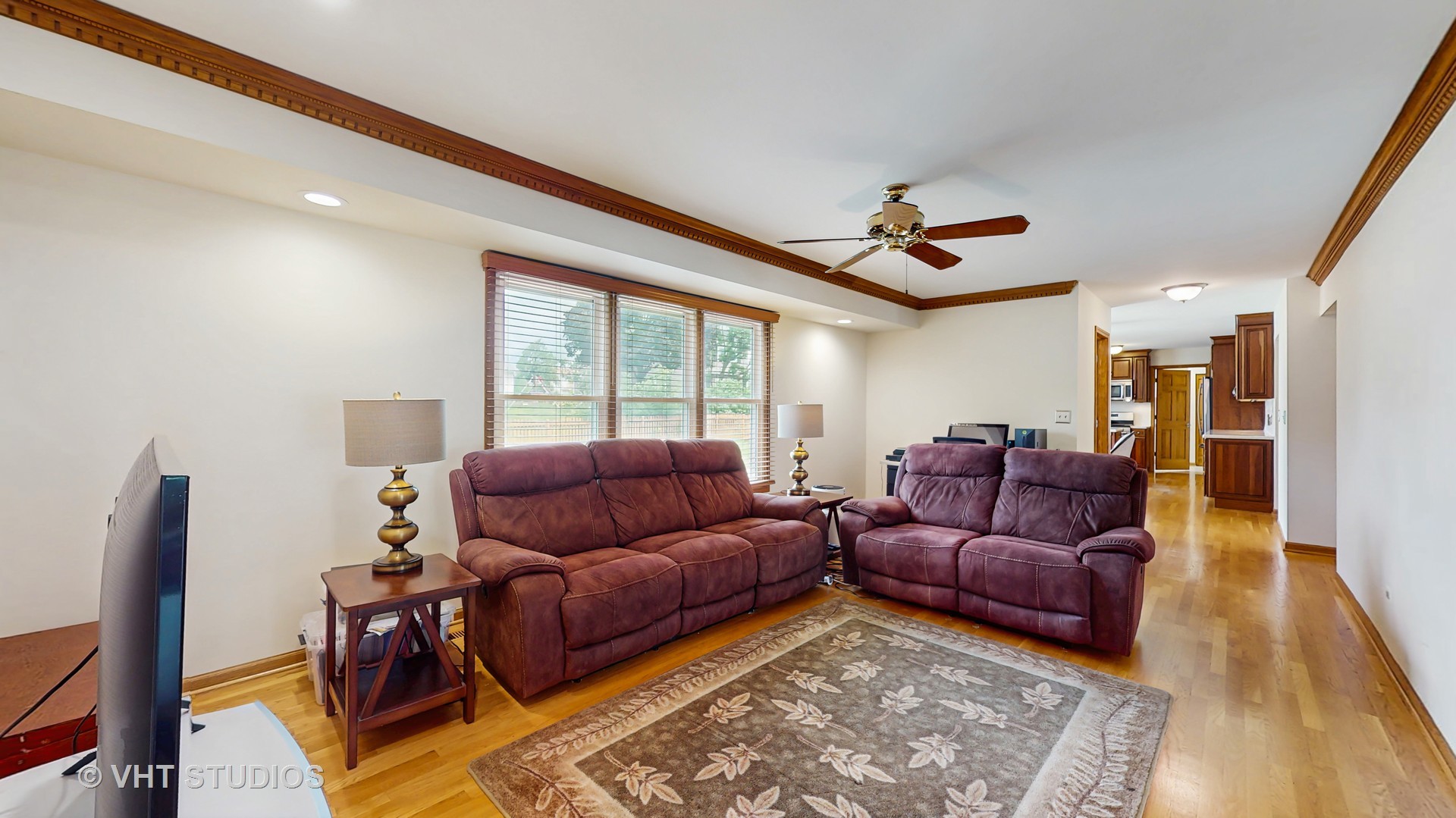230 W Weathersfield Way