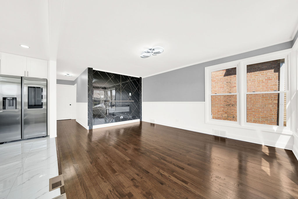 7826 S Christiana Avenue