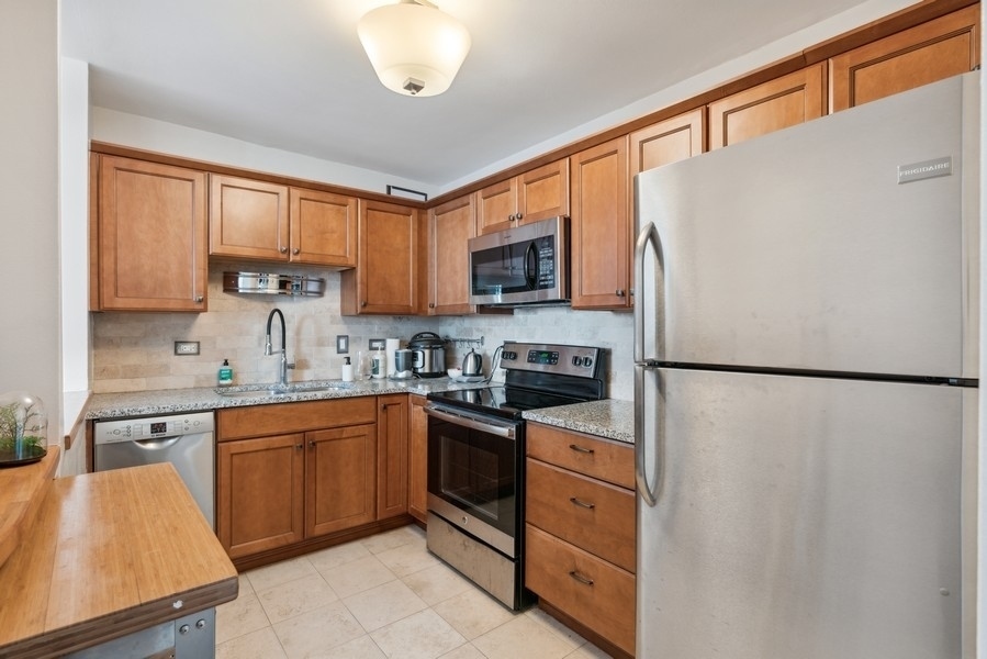 1255 N Sandburg Terrace 809E