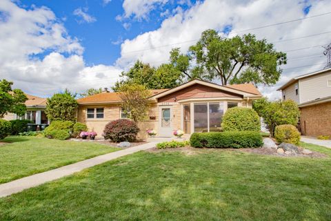 Tiny photo for 5738 Lyons Street, Morton Grove, IL 60053 (MLS # 12579826)