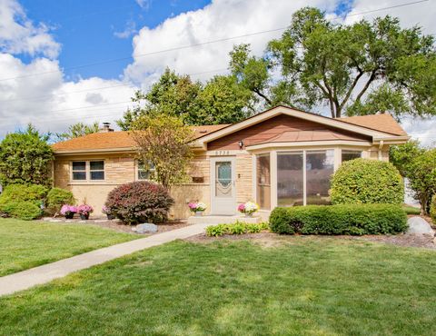 Tiny photo for 5738 Lyons Street, Morton Grove, IL 60053 (MLS # 12579826)