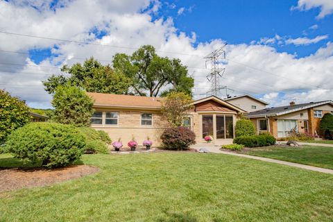 Tiny photo for 5738 Lyons Street, Morton Grove, IL 60053 (MLS # 12579826)