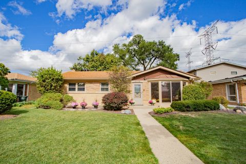 Tiny photo for 5738 Lyons Street, Morton Grove, IL 60053 (MLS # 12579826)