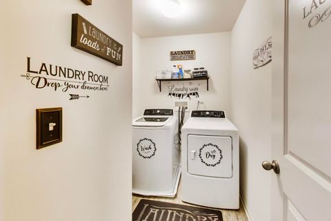 Tiny photo for 673 Anchorage Court, Pingree Grove, IL 60140 (MLS # 12716493)