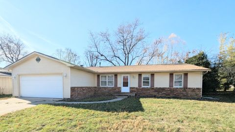 Tiny photo for 2305 E Shurts Circle, Urbana, IL 61801 (MLS # 12469243)