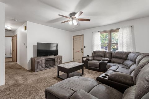 Tiny photo for 2305 E Shurts Circle, Urbana, IL 61801 (MLS # 12469243)