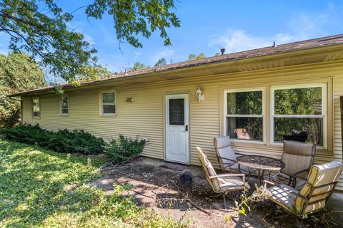 Tiny photo for 2305 E Shurts Circle, Urbana, IL 61801 (MLS # 12469243)