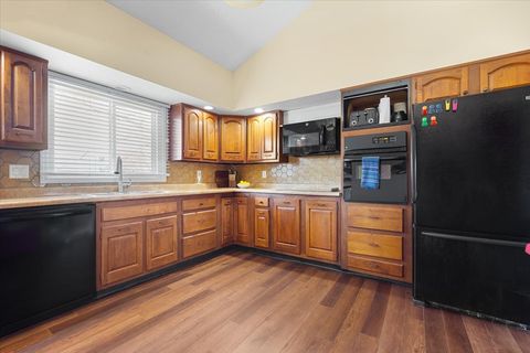 Tiny photo for 5 Pembrook Circle, Bloomington, IL 61704 (MLS # 12547299)