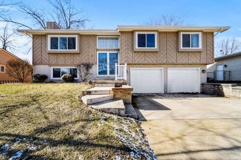 Photo of 5 Pembrook Circle, Bloomington, IL 61704 (MLS # 12547299)