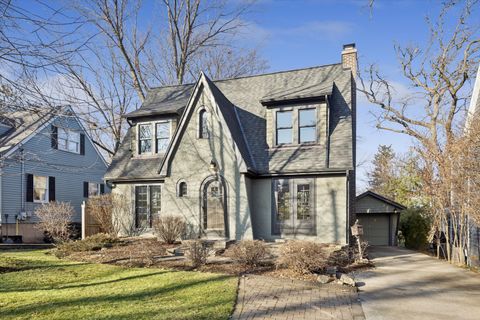 606 Elm Street Glen Ellyn IL 60137