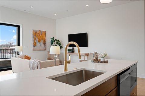 Tiny photo for 5340 N Lincoln Avenue #403, Chicago, IL 60625 (MLS # 12607777)